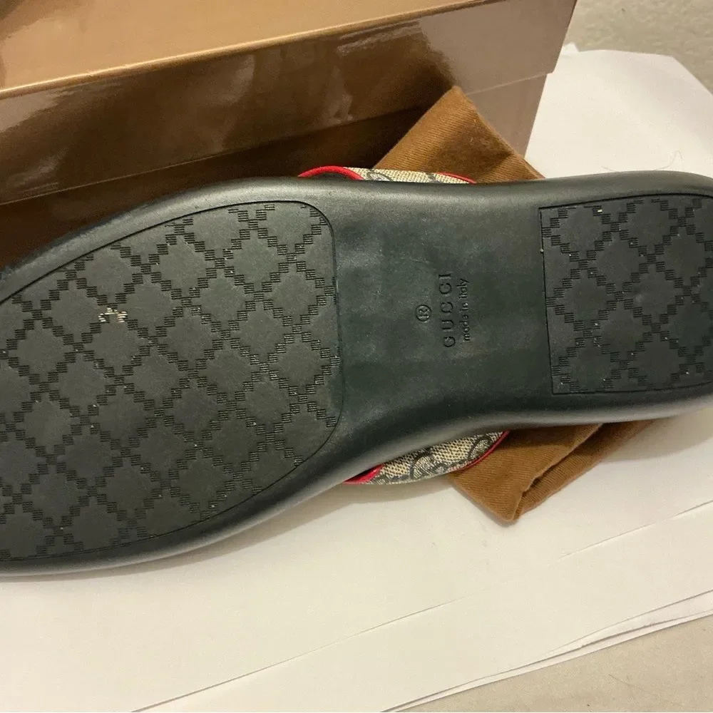 Gucci Flip Flop Sandals For Men Gucci Size 13.5 like new in box & dust bag